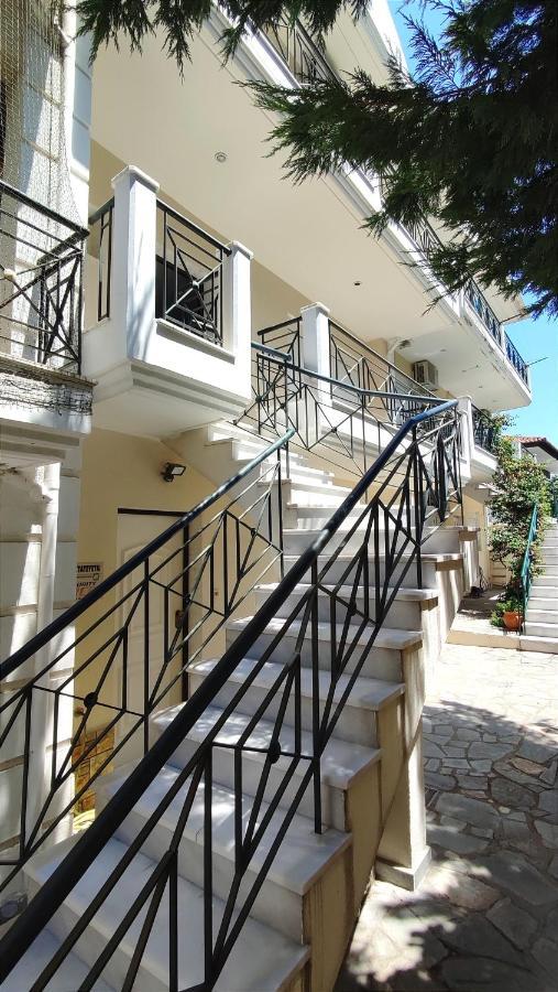 The Golden Guest House Peraia  ภายนอก รูปภาพ