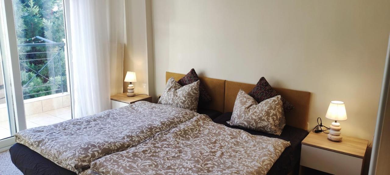 The Golden Guest House Peraia  ภายนอก รูปภาพ